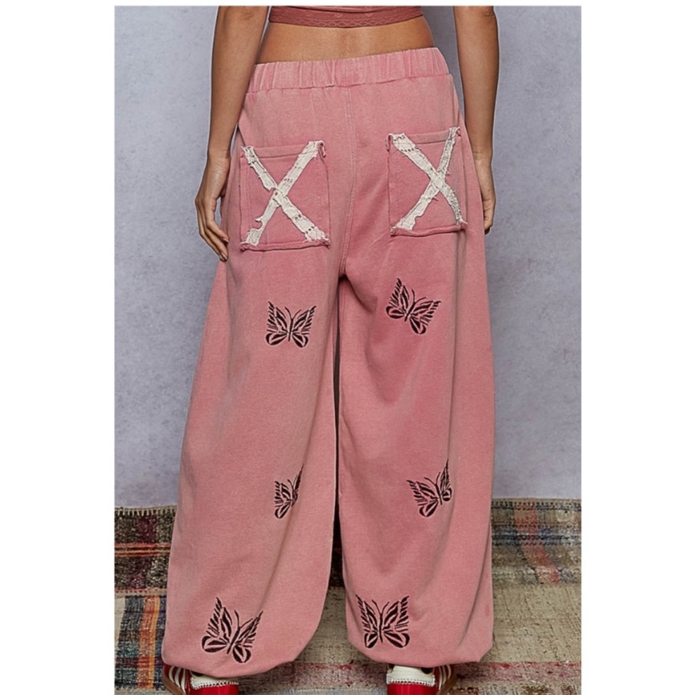 POL Butterfly Embroidered Pink Jogger Pants / Vintage Wash - Picture 3 of 4